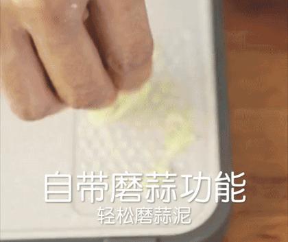 2亿细菌藏身菜板，99%抗菌的变态菜板，不发霉，磨刀磨蒜样样能行