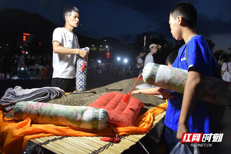 地摊孟婆汤卖的什么饮料,孟婆汤一样效果的地摊创意