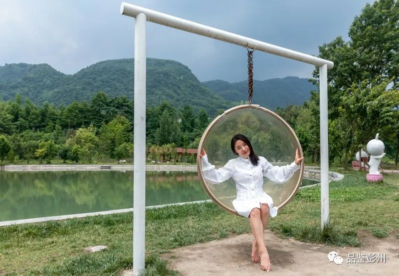 这是一幅堪比74个标准足球场大小的水墨画？彭友：来，做“画中人”