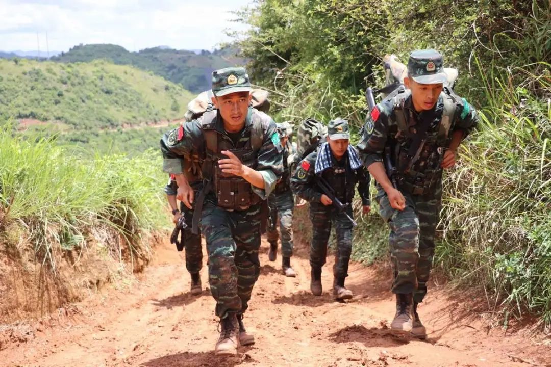 特战队员极限训练仅用7分成功,特战队员极限训练仅用7分逃生