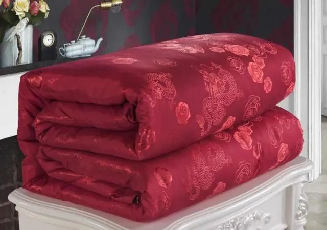 蚕丝被电视台曝光,央视曝光蚕丝被长期盖