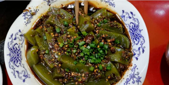 神仙豆腐纯天然绿色食品亲手制作,清凉解暑的神仙豆腐