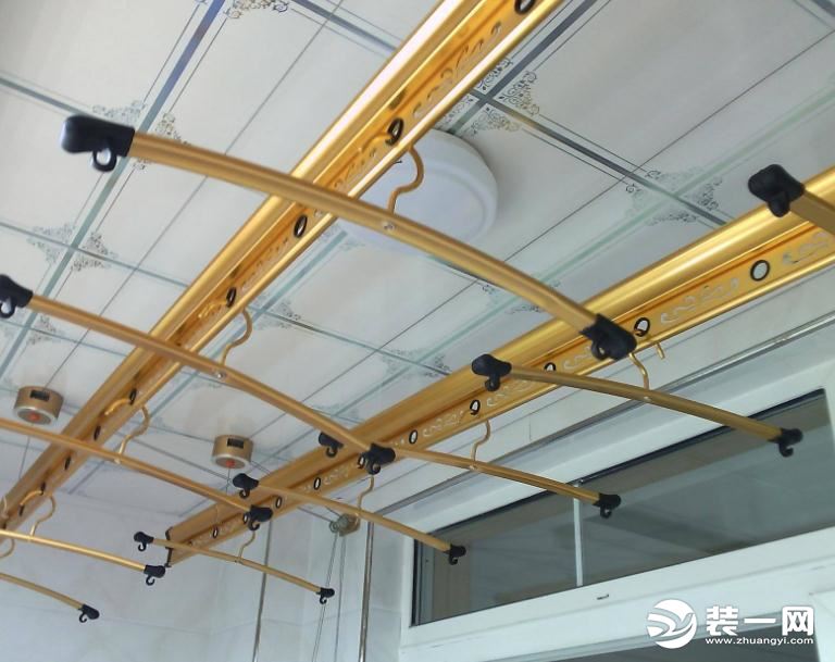 阳台吊顶后还怎么安装固定晾衣架,阳台吊顶和自动晾衣架哪个先安装