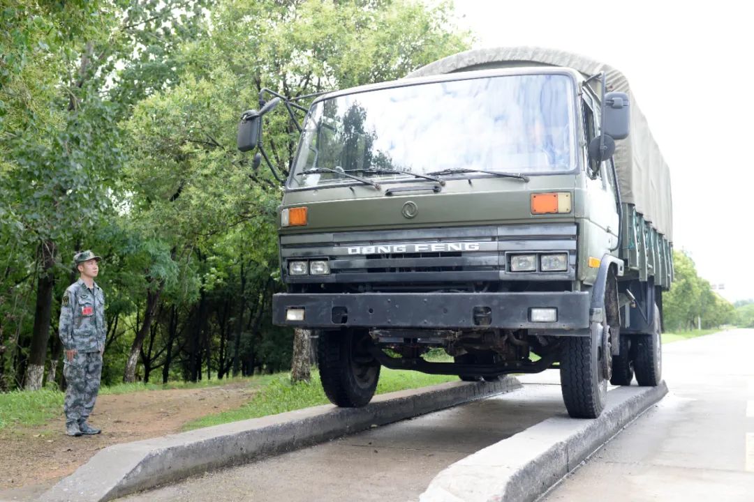 关注｜军车直选驾驶员是如何考试的？图片来了