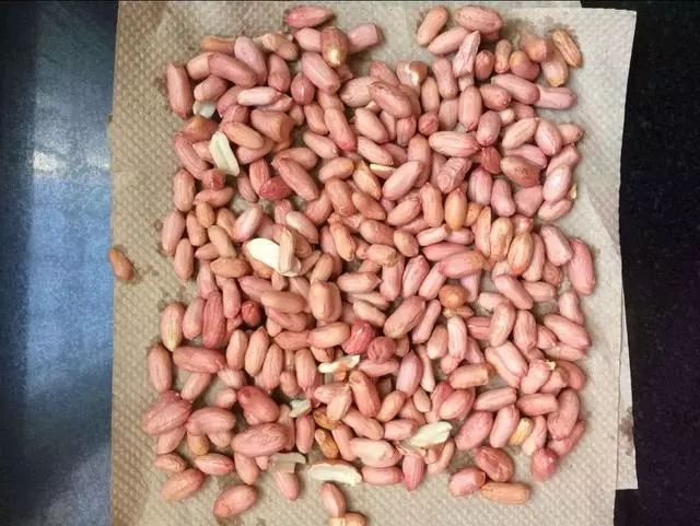 没放油的炒花生放多久变脆,炒花生先放盐还是后放盐