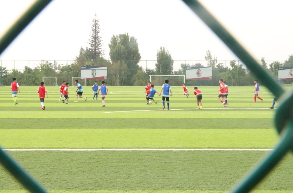 让足球爱好者的狂热,在曲江野蛮生长