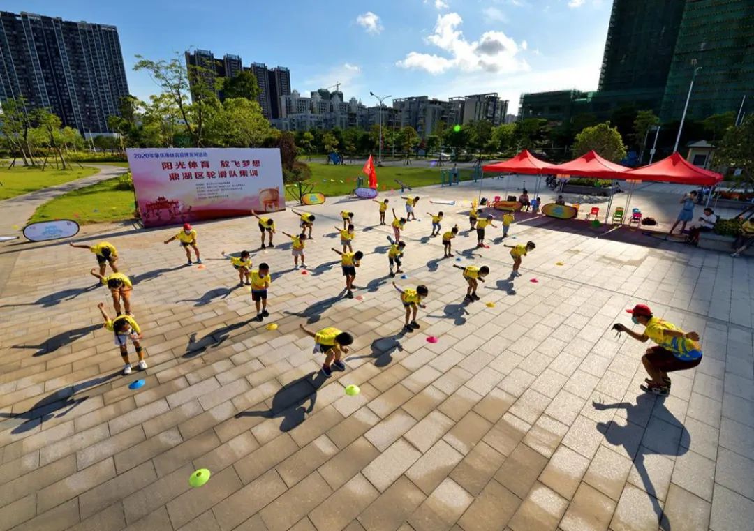 全民健身广场舞动起来视频,开心健身广场舞幸福跳起来