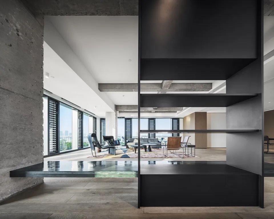 新作|凌笛OFFICE：重现旧工业时代质感/万境设计