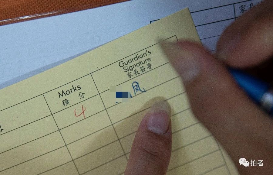 香港单亲妈妈住8平方劏房,香港深水埗劏房单亲妈妈