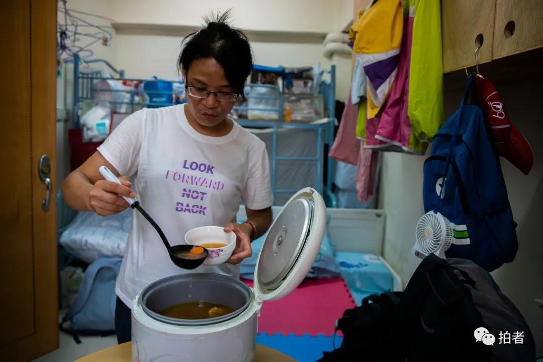 香港单亲妈妈住8平方劏房,香港深水埗劏房单亲妈妈