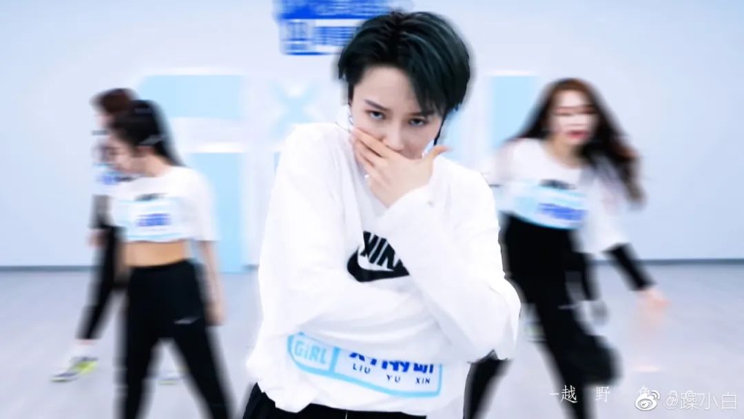 姐妹们进来学习表情管理,小姐姐的表情管理