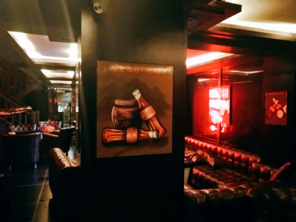 成都的夜，回归了！整个8月，大牌集体跨界酒吧推联名好酒好食，特惠来了→