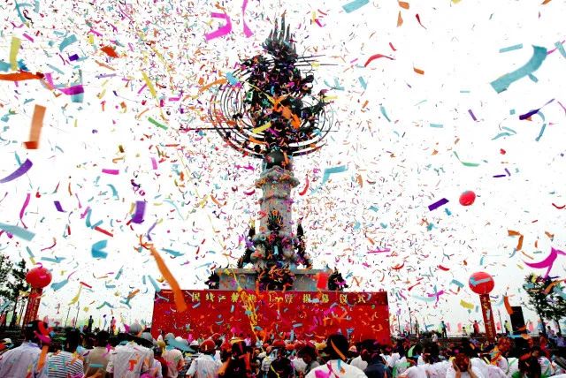 从标准堤塘到“最美跑道”,它是如何成为城市“网红”的?丨30年30问⑥⑦