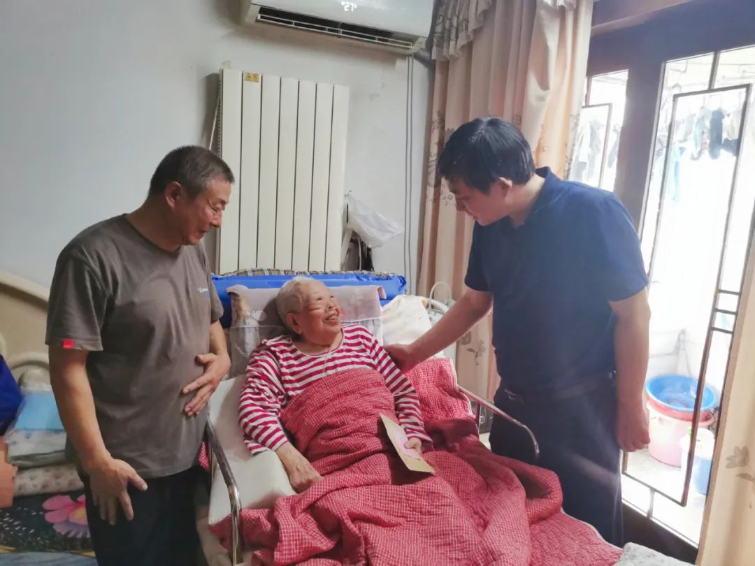 致敬老兵岁月静好,致敬老兵不忘初心牢记使命