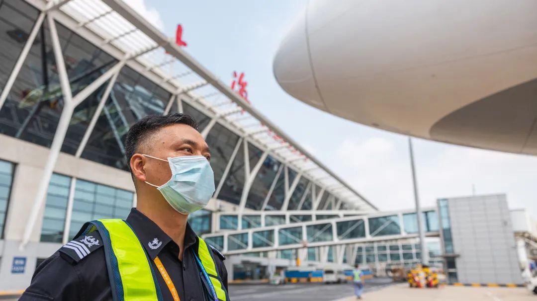 每天在60℃的机坪行走5万步，是什么体验？