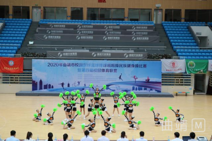 滴水湖小学啦啦操比赛第一名,陆良三中啦啦操