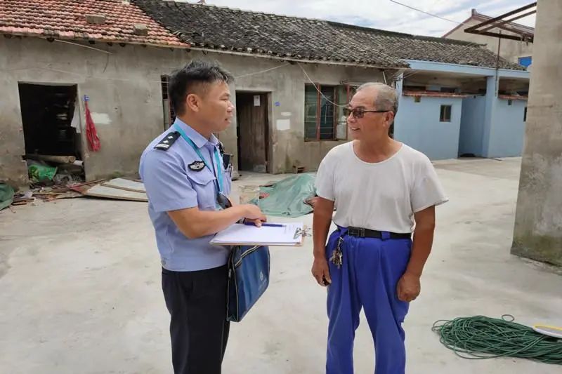 【上海公安大调研】火速清理“海量”垃圾,为民纾困解忧办实事