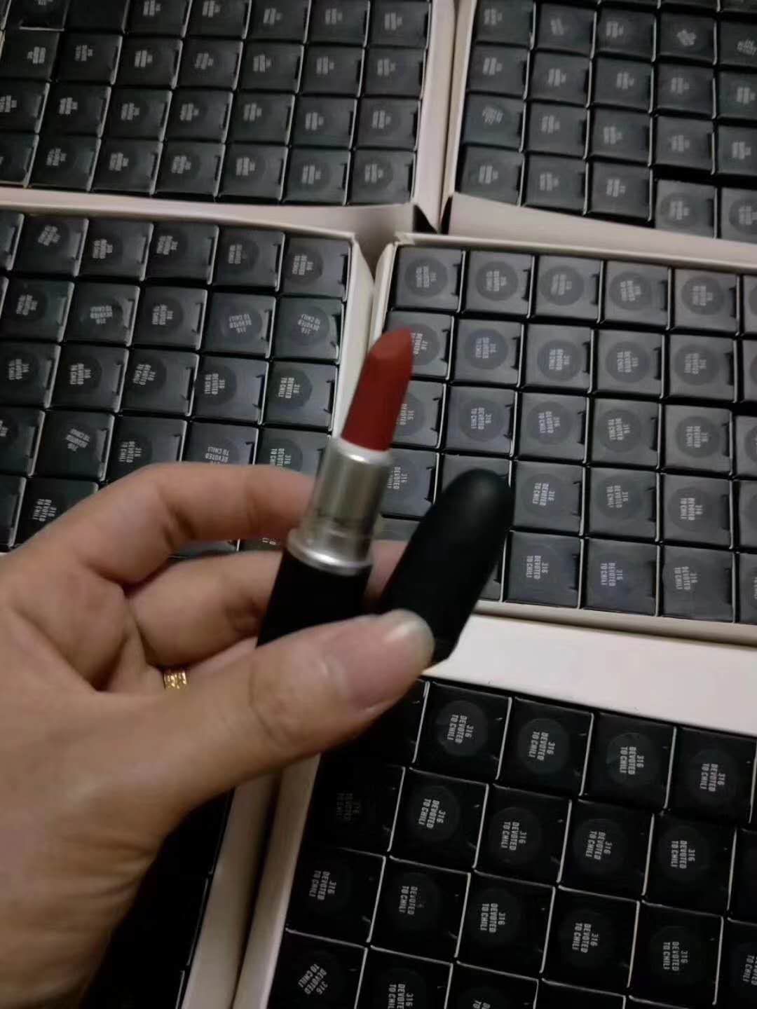 直播间低价口红真假,大牌口红卖几十块钱是假的吗