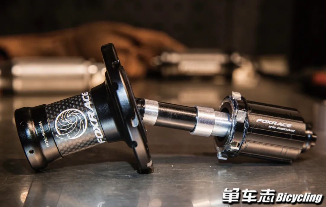 久裕培林花鼓塔基的拆卸保养视频,公路自行车培林花鼓保养