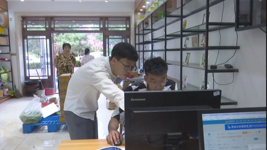 闈掑勾杩斾埂鍒涗笟甯﹀姩涔￠偦鑷村瘜,閭瑰钩甯傜爜澶撮晣闈掑勾杩斾埂鍒涗笟