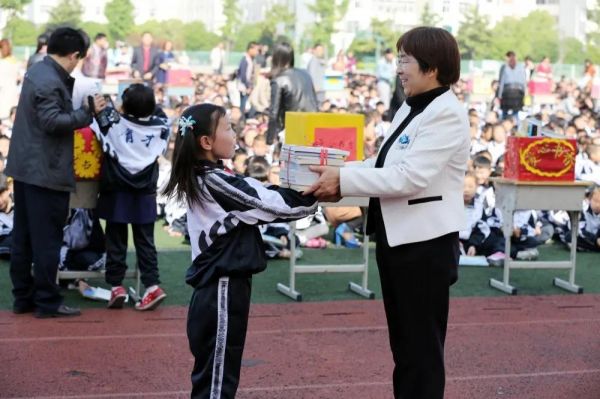 2015年全国巾帼建功标兵评选通知,巾帼创新创业行动事迹