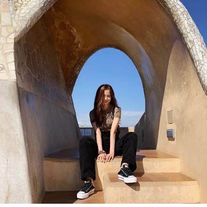 jennie凭什么被称为人间香奈儿,jennie身材五五分人间香奈儿