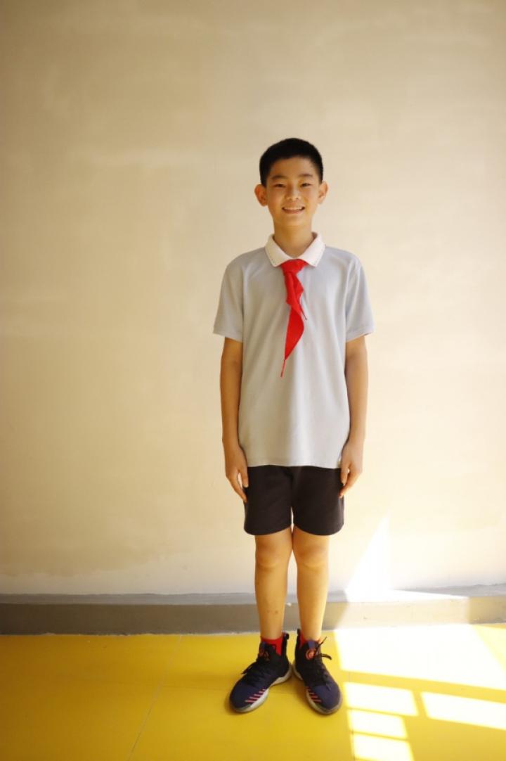 尽量不留刘海景苑小学让孩子们从“头“开始迎接新学期