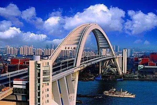 黄浦江变宽,黄浦江上过江通道