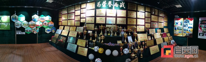 “球痴”——记江姐中学女足主教练田大友