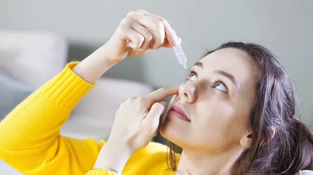 眼睛被辣到了怎么办快速解决,眼睛被辣了怎么办