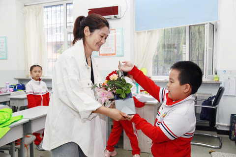 实验小学庆祝教师节,市第一实验小学教师节祝福语