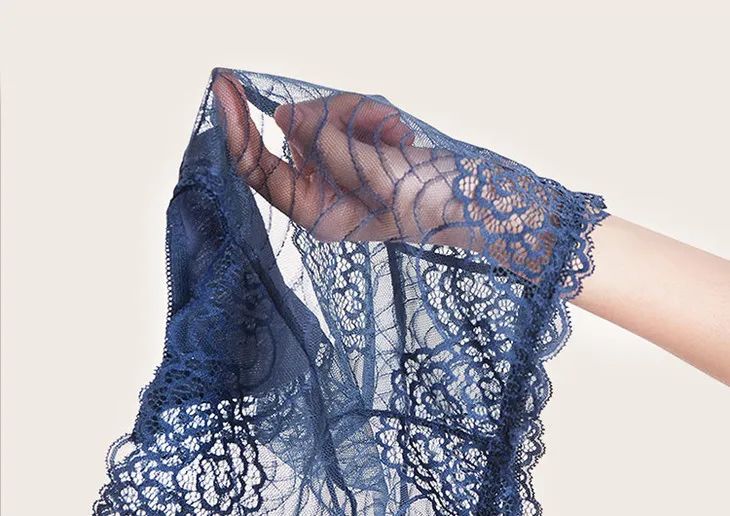 这条优雅精致、凉爽如风的蕾丝*裤内**，是你藏不住的女人味