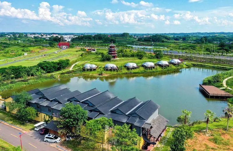 南宁三天两晚民宿最便宜,南宁邕江边有栋白色民宿