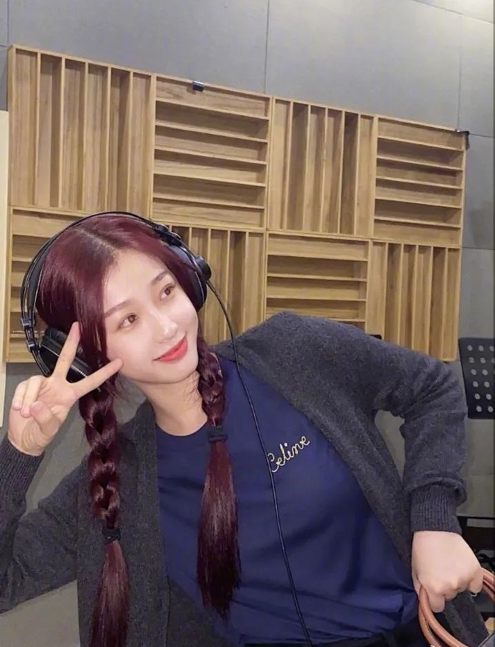 最新秋季穿搭攻略一件卫衣就够了,初秋穿搭秋冬卫衣