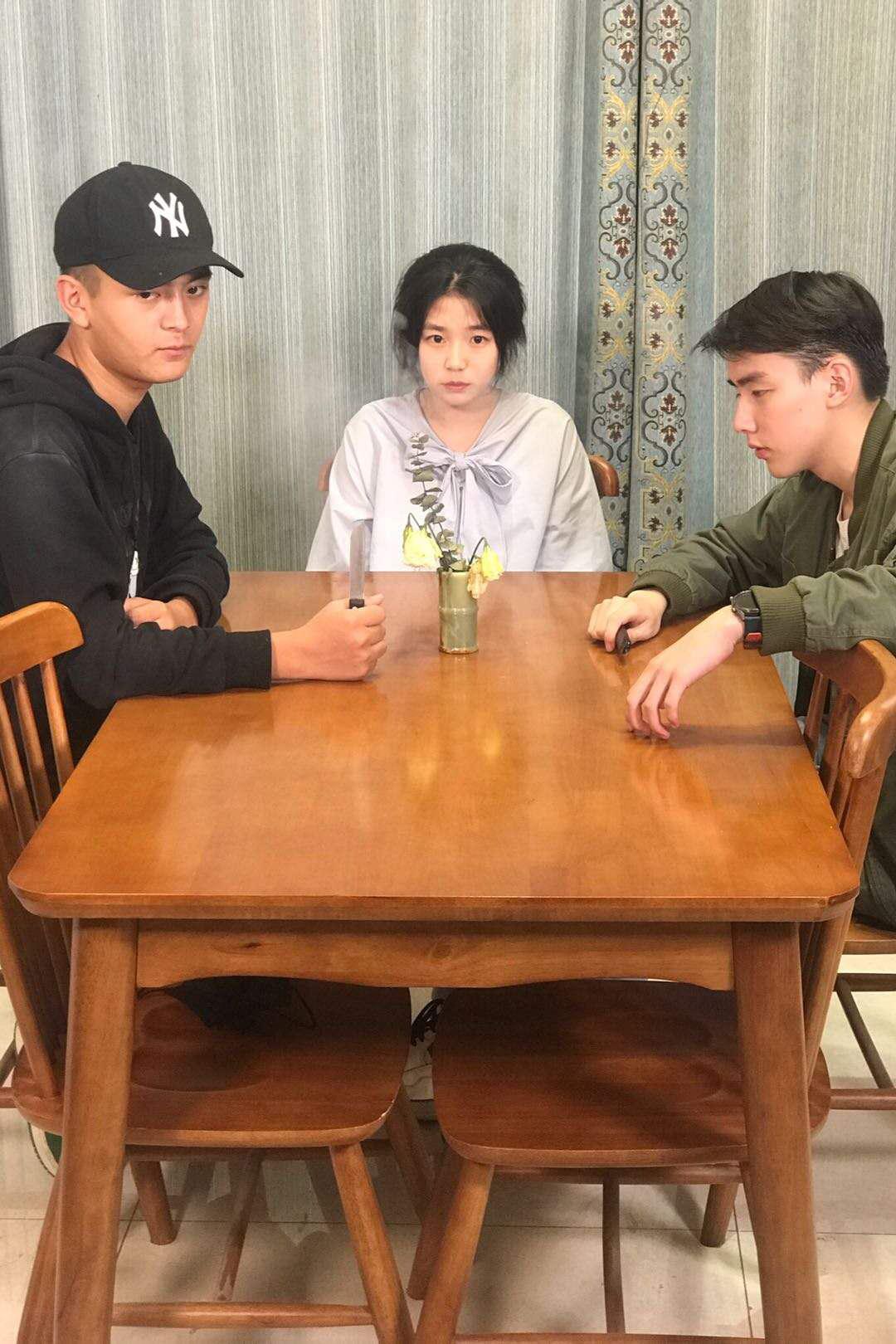 让青春在“门前背后”绽放无限可能——阜阳红旗中学学子拍摄微电影获好评