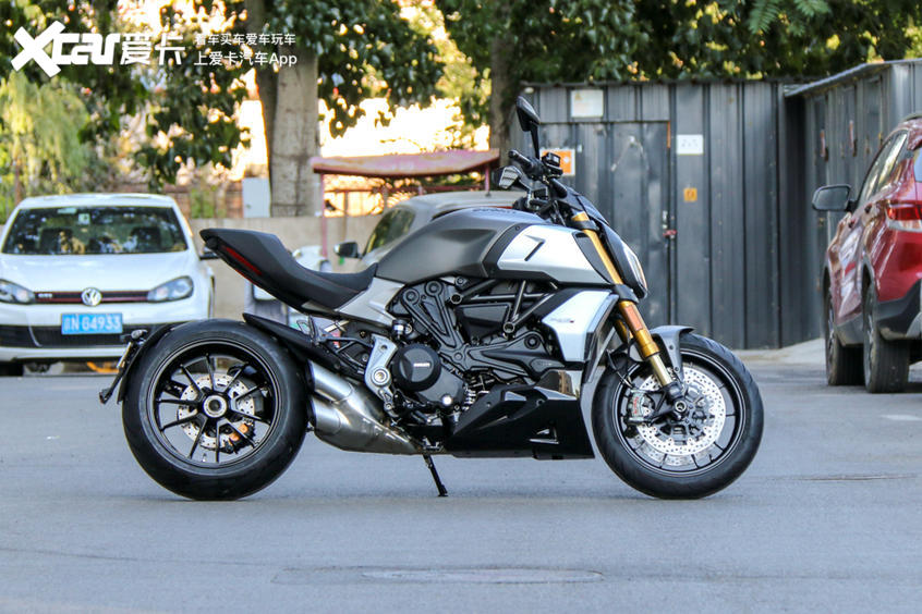 杜卡迪diavel1260s长途测评,杜卡迪1260s大魔鬼试驾