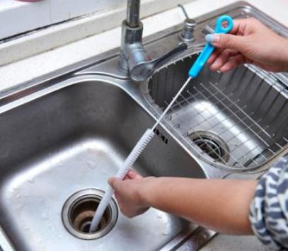 水槽堵了怎么快速疏通,厨房水槽下水道堵怎么办视频