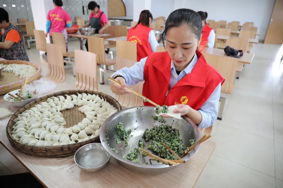 暖心！安顺燃气送“福气”啦