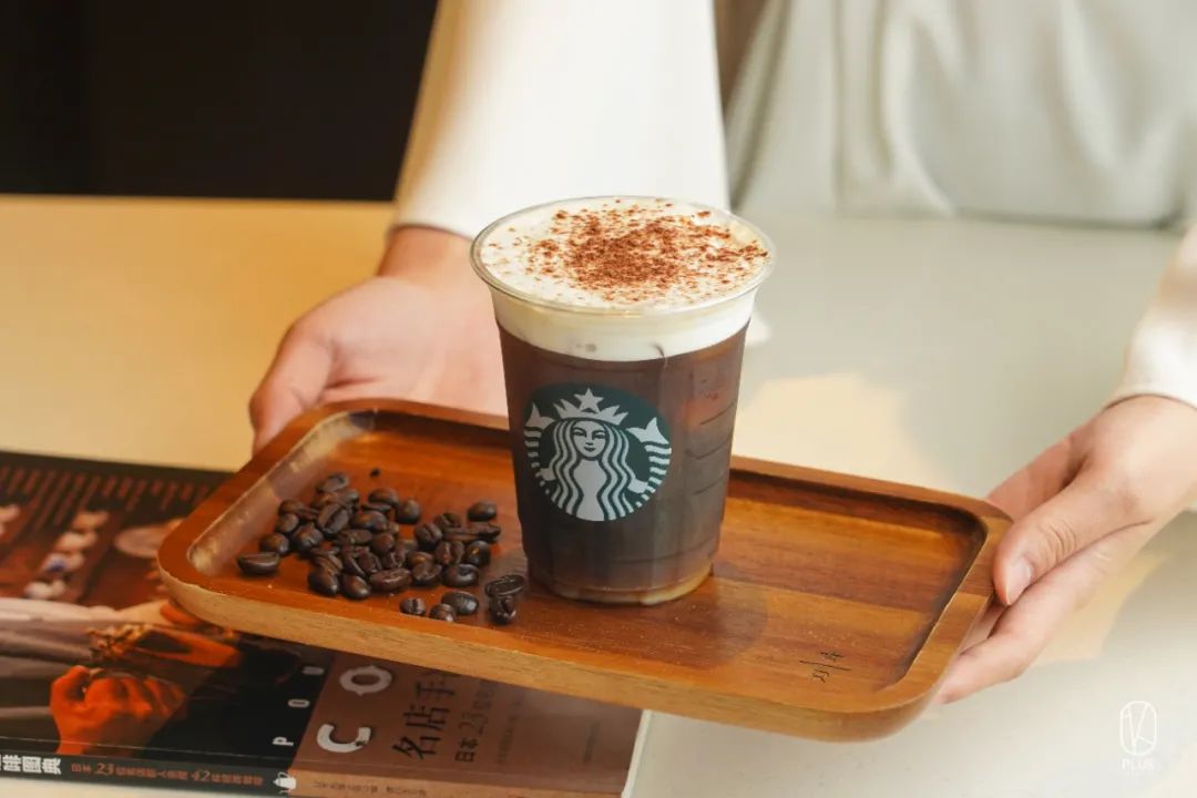 藏在咖啡里的爱意！星巴克用心荟萃饮品全新上市！又带着限定款周年庆杯子来圈粉了