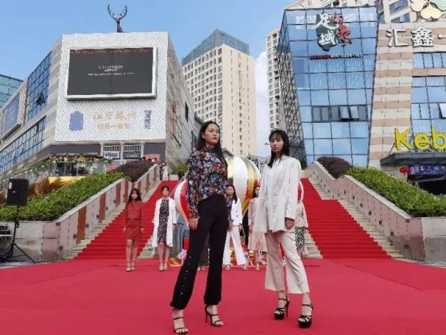 奉化吃喝游玩一条街,奉化值得逛的街