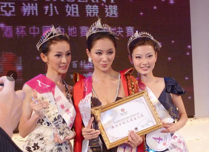 鐜嬬传鑿查珮瀹氳璁″笀,楂樺畾璁捐甯堢帇绱彶