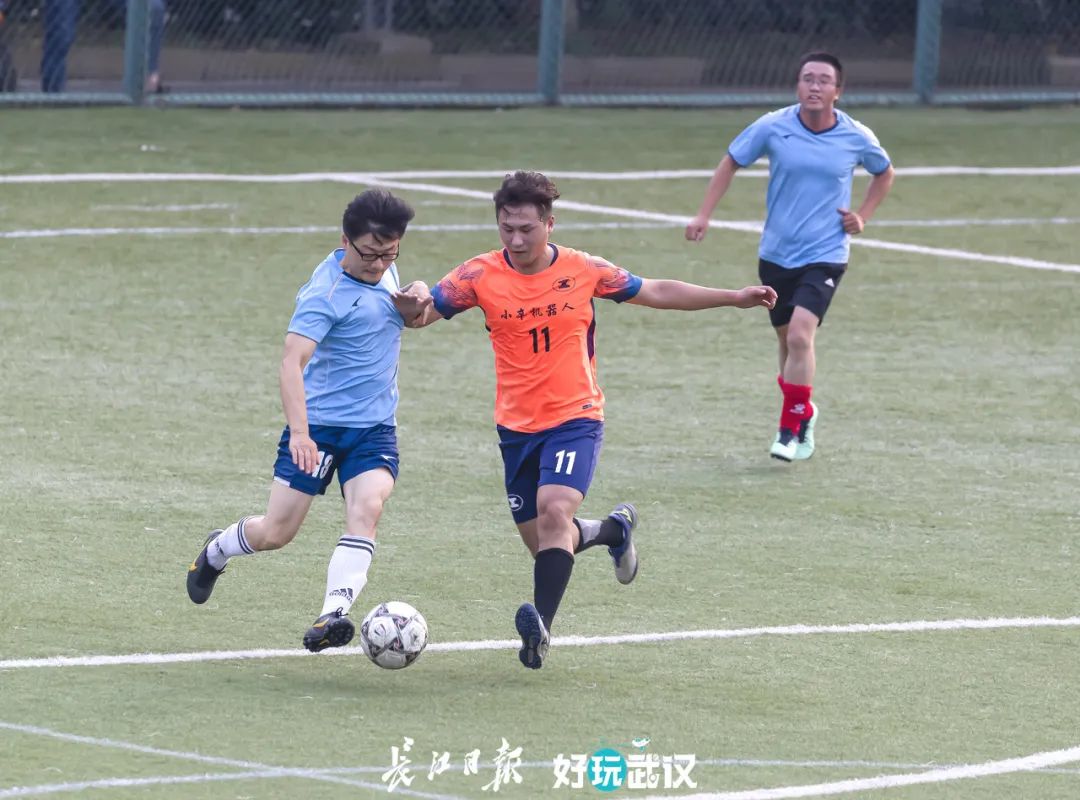 职工足球赛在胜利中落下帷幕,长江杯武汉职工足球