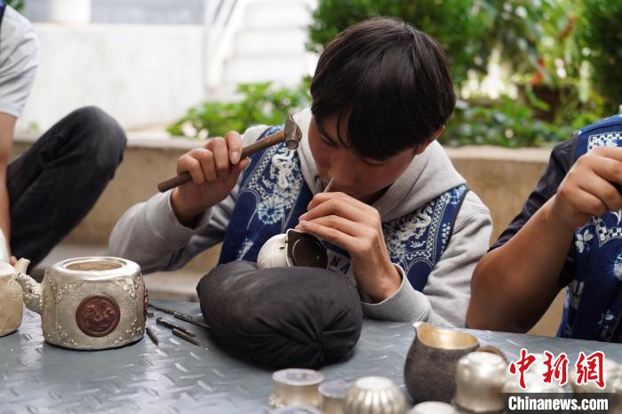 鹤庆银器制作手法,鹤庆手艺