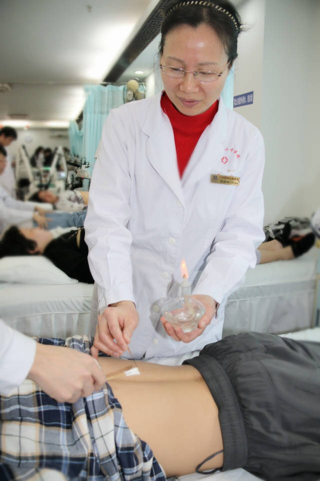 秋季燥热之邪耗损人体津液，按摩这些穴位来养生