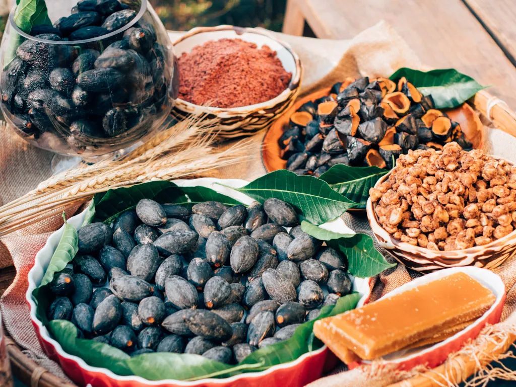 正是增城乌榄飘香时！一起去打榄、吃榄、看榄雕......