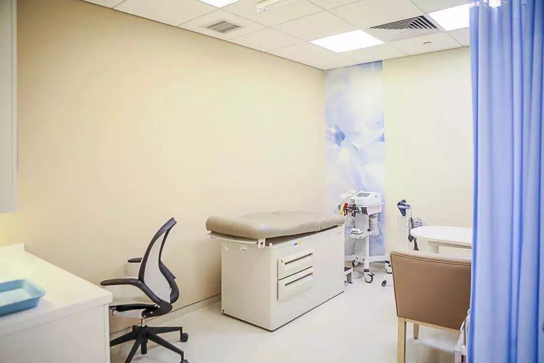 疫情防控就诊两不误,疫情防控不松懈安全生产不停歇