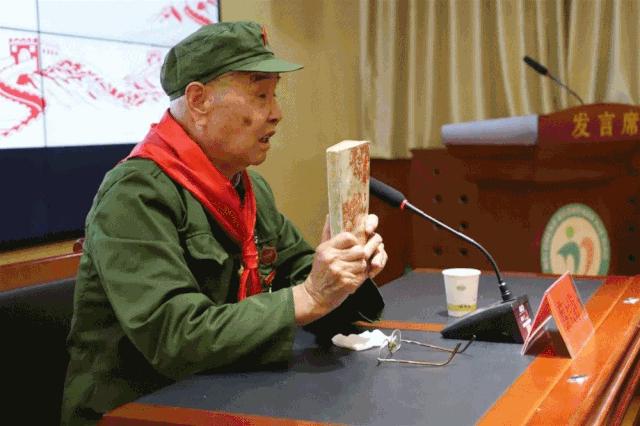 新时代少先队员要从小长大做先锋,从小学先锋长大做先锋2019