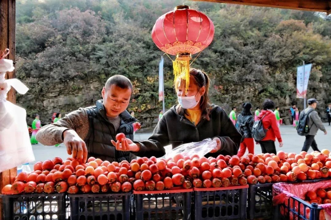 绉嬪ぉ鏉ヨ繖閲岃祻绾㈠彾,鏉ヨ繖閲屼竴璧疯祻绾㈠彾