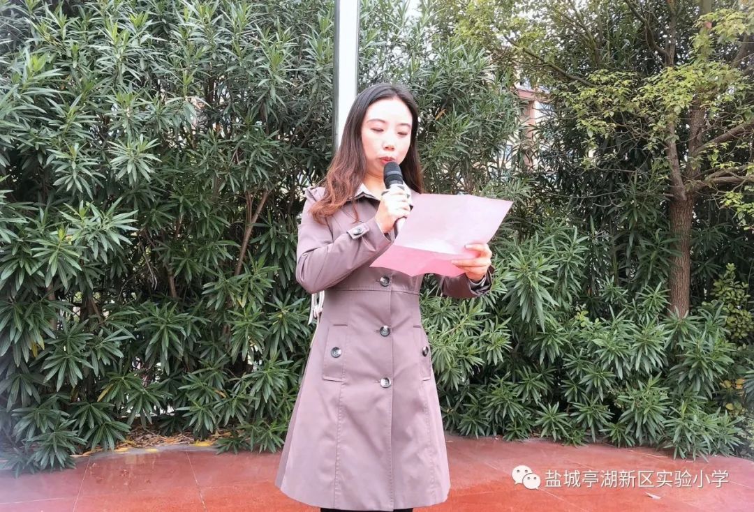 红领巾心向党高举队旗跟党走舞蹈,实验小学红领巾心向党