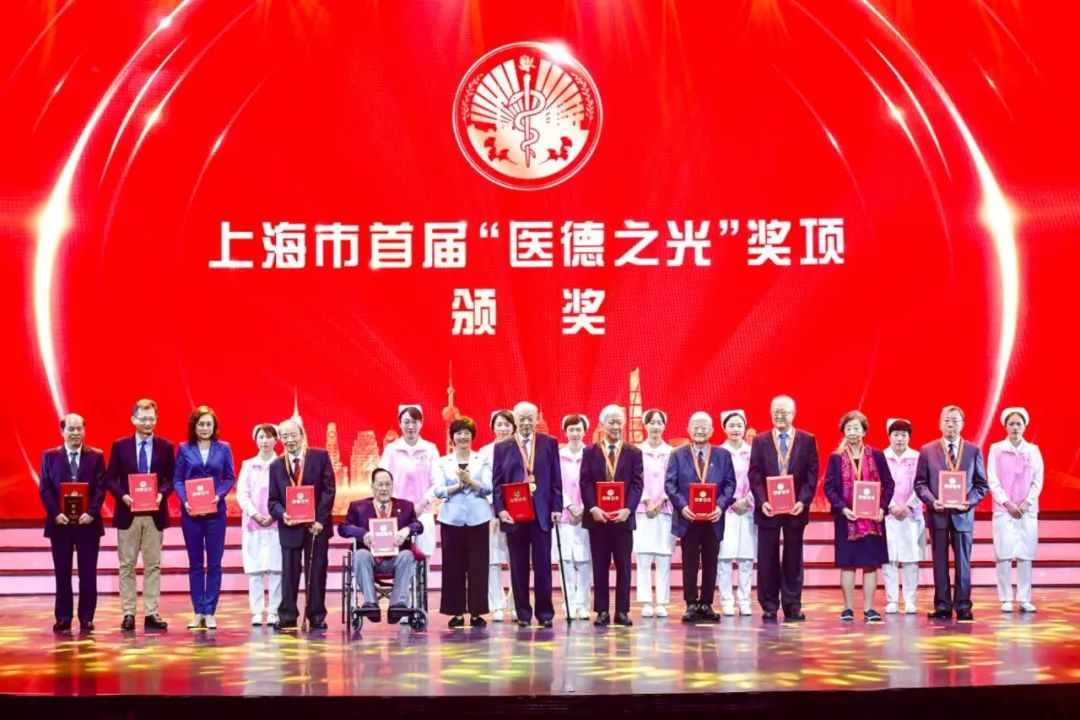 岳阳医院樊民主任荣获上海市首届医德楷模抗疫特别奖